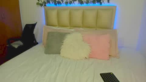 SOPHIA independent model  online show from 23, 7, 2026