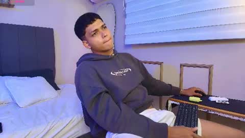 Kyliam online show from 12, 7, 2026
