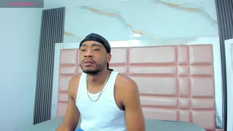 Snapshot of kylieandjhonny chatting on 16, 12, 2025 Kaylie And Jhony online show from 16, 12, 2025