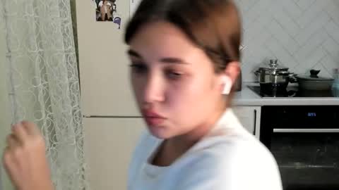 Snapshot of kylieblond chatting on 17, 11, 2025 Din online show from 17, 11, 2025