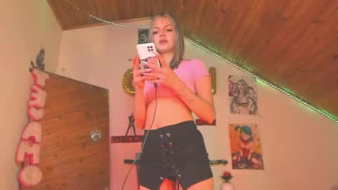 Snapshot of kyliekandy chatting on 20, 4, 2026 online show from 20, 4, 2026