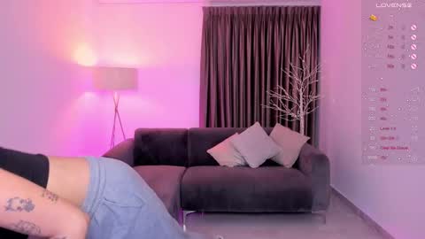  KYLIE  online show from 10, 3, 2025