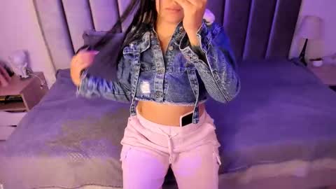 Emily  Laila  online show from 1, 12, 2025