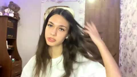 Snapshot of kyrarobenson chatting on 11, 11, 2025 Grace online show from 11, 11, 2025