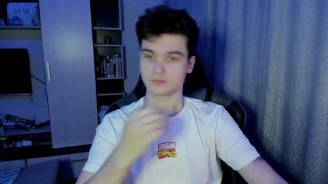 Kyroro online show from 6, 1, 2025