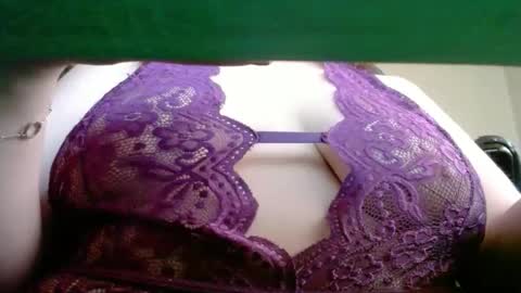 kyrradavis online show from 15, 10, 2025