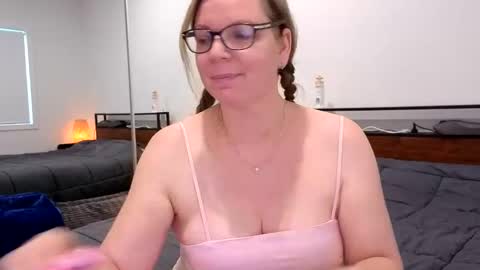 l4dyc4pricorn76 online show from 14, 4, 2026