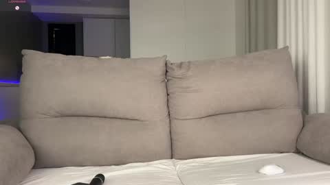 Julie online show from 8, 3, 2026