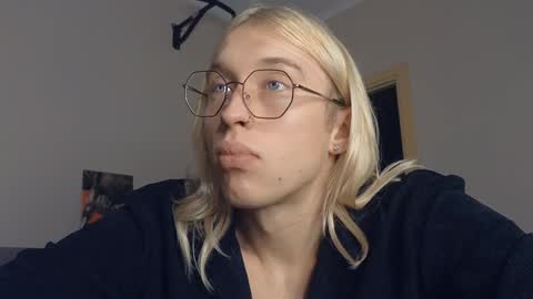 Snapshot of l_adonis_l chatting on 28, 12, 2024 Adonis online show from 28, 12, 2024