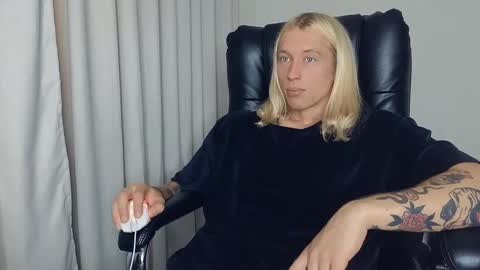 Snapshot of l_adonis_l chatting on 10, 9, 2025 Adonis online show from 10, 9, 2025