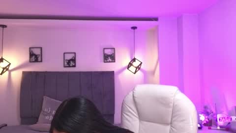 Snapshot of laara_croft chatting on 19, 5, 2026 L A R A online show from 19, 5, 2026