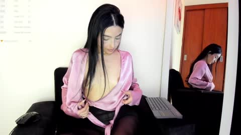 Snapshot of lace_victoria chatting on 21, 12, 2024 lace_victoria online show from 21, 12, 2024