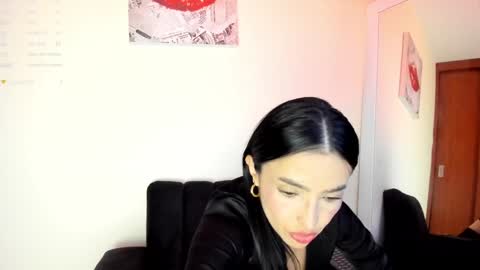 Snapshot of lace_victoria chatting on 5, 1, 2025 lace_victoria online show from 5, 1, 2025