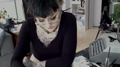 Lacey-Marie online show from 5, 4, 2026