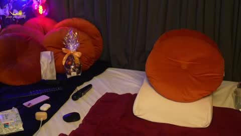 Latex Lacie online show from 11, 3, 2026