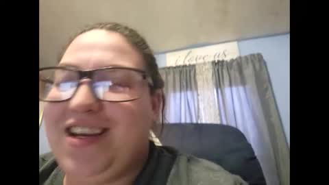 Laddybuggie27 online show from 10, 2, 2025