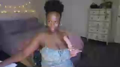 Snapshot of ladiosa_selene chatting on 3, 8, 2026 La Diosa Selene online show from 3, 8, 2026