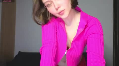 lady_birdd online show from 16, 4, 2026
