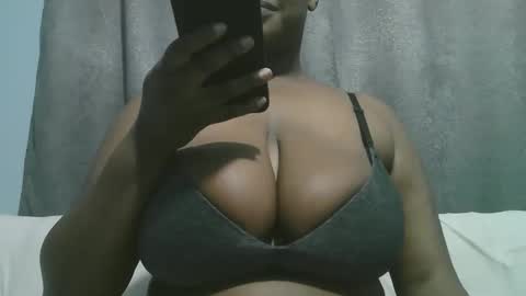 lady_dearra online show from 28, 10, 2025