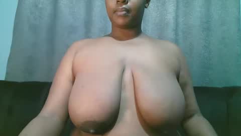 Snapshot of lady_dearra chatting on 1, 6, 2026 lady_dearra online show from 1, 6, 2026