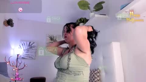 Snapshot of lady_hellen chatting on 16, 10, 2025 online show from 16, 10, 2025