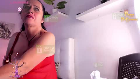 Snapshot of lady_hellen chatting on 17, 10, 2025 online show from 17, 10, 2025