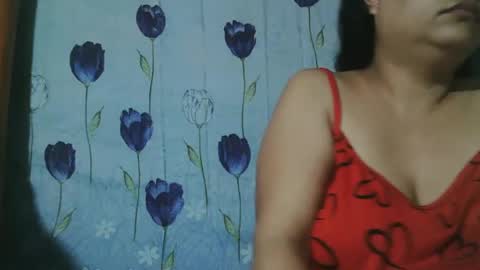 Snapshot of lady_love063 chatting on 6, 1, 2025 lady_love063 online show from 6, 1, 2025