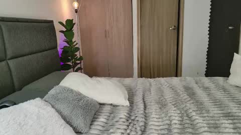    700  1300 -5 online show from 24, 9, 2025