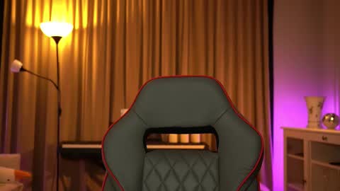 lady_nicolett online show from 24, 3, 2026