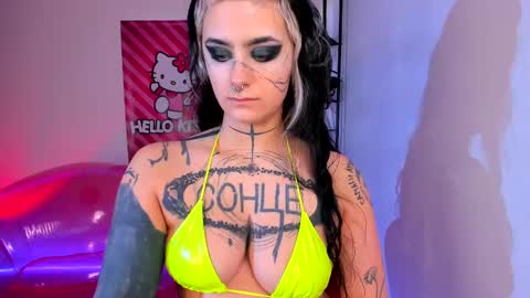 Mia online show from 3, 3, 2025