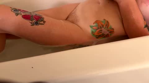 Snapshot of ladyandthatrampp chatting on 1, 12, 2025 ladyandthatrampp online show from 1, 12, 2025