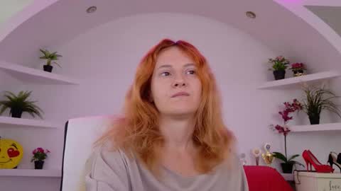 Sima Ladybigsmile online show from 16, 9, 2025