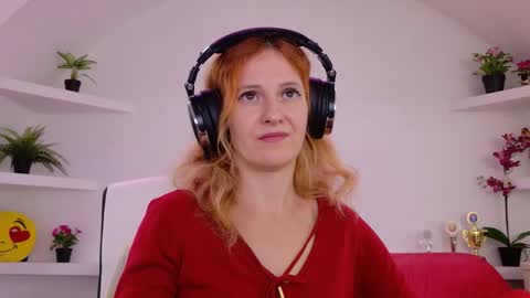 Sima Ladybigsmile online show from 19, 9, 2025