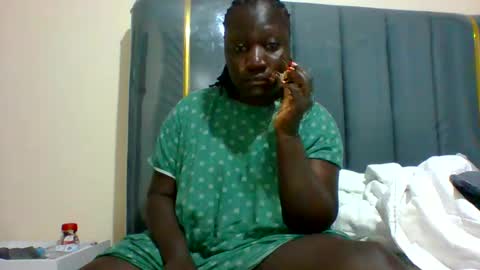 lindah32 online show from 25, 12, 2024