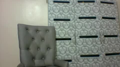 lindah32 online show from 9, 1, 2025