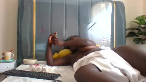 lindah32 online show from 12, 2, 2025