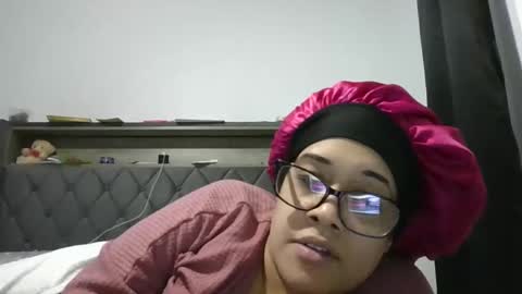 Snapshot of ladycinnabon chatting on 24, 2, 2025 Stephanie online show from 24, 2, 2025