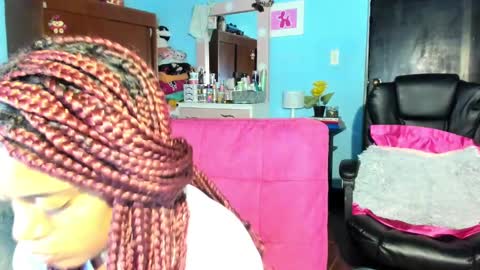 Snapshot of ladydanniela chatting on 4, 12, 2024 leidy daniela online show from 4, 12, 2024