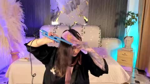 Lady  online show from 18, 4, 2026