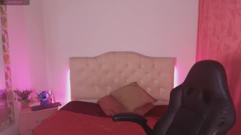 Snapshot of lailahdark chatting on 11, 11, 2025 Camila online show from 11, 11, 2025