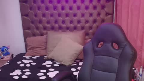 Snapshot of lailahdark chatting on 19, 11, 2025 Camila online show from 19, 11, 2025