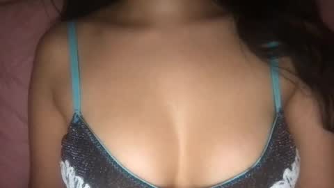 Snapshot of lailayousef chatting on 5, 1, 2025 Laila Yousef online show from 5, 1, 2025