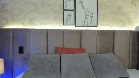 Loren online show from 4, 7, 2026