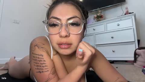 Snapshot of lalaxxo chatting on 19, 5, 2026 lalaxxo online show from 19, 5, 2026