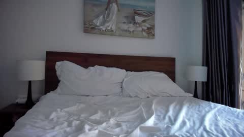 Lallie  online show from 26, 2, 2025