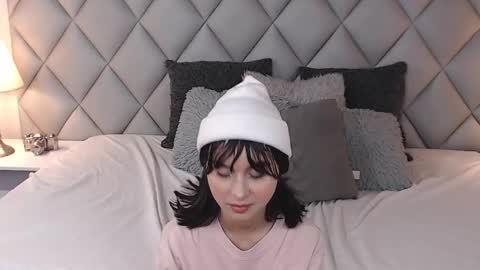 Laly Castro online show from 5, 2, 2025