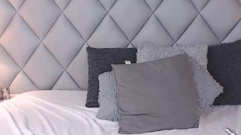 Laly Castro online show from 6, 2, 2025