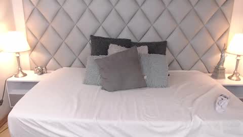 Laly Castro online show from 16, 2, 2025