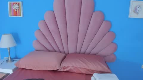 Lana online show from 8, 4, 2026