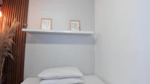 Lana     igauroraaaaaaaaa 1 online show from 28, 10, 2025